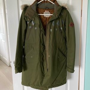 Burton Women’s Dry Ride Snow Jacket. Size XS. worn a few times. Great condition.